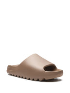 Yeezy Slide “Core”