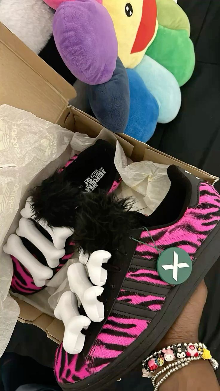 Campus 80s Jeremy Scott « Bones Pink »