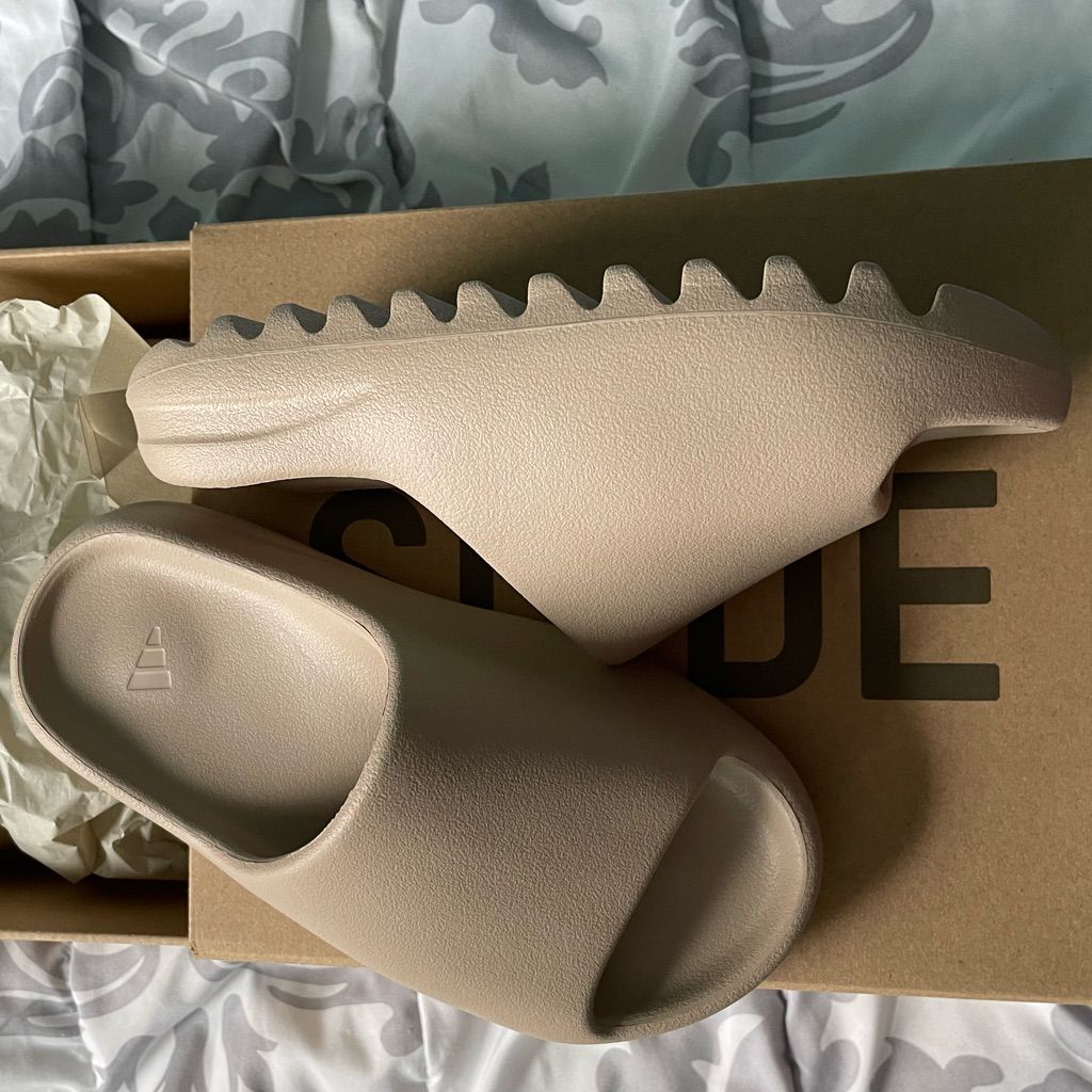 Yeezy Slide “Pure”