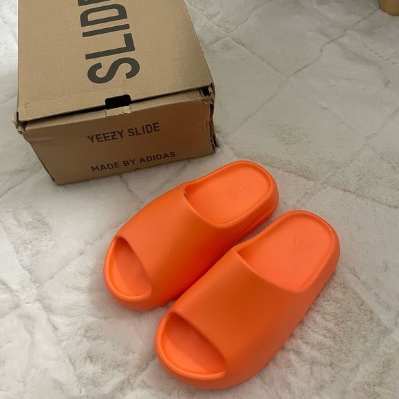 Yeezy Slide “Enflame Orange”