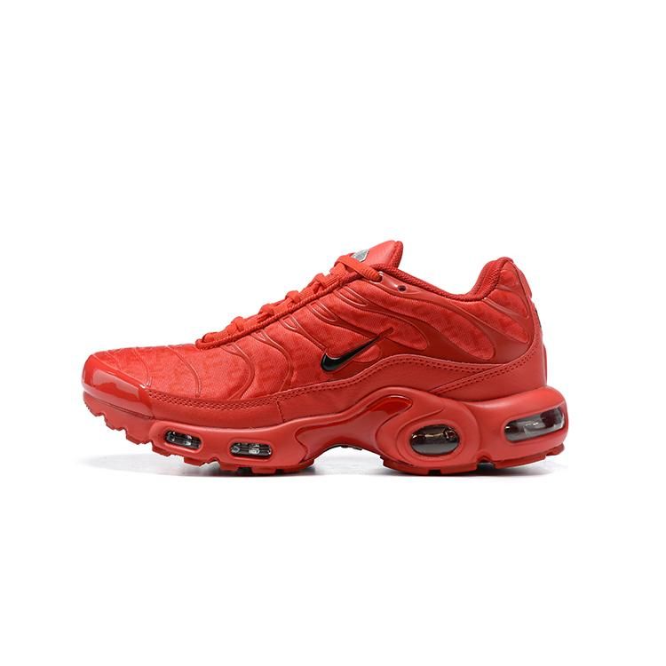 Air Max Plus University Red Chile Red