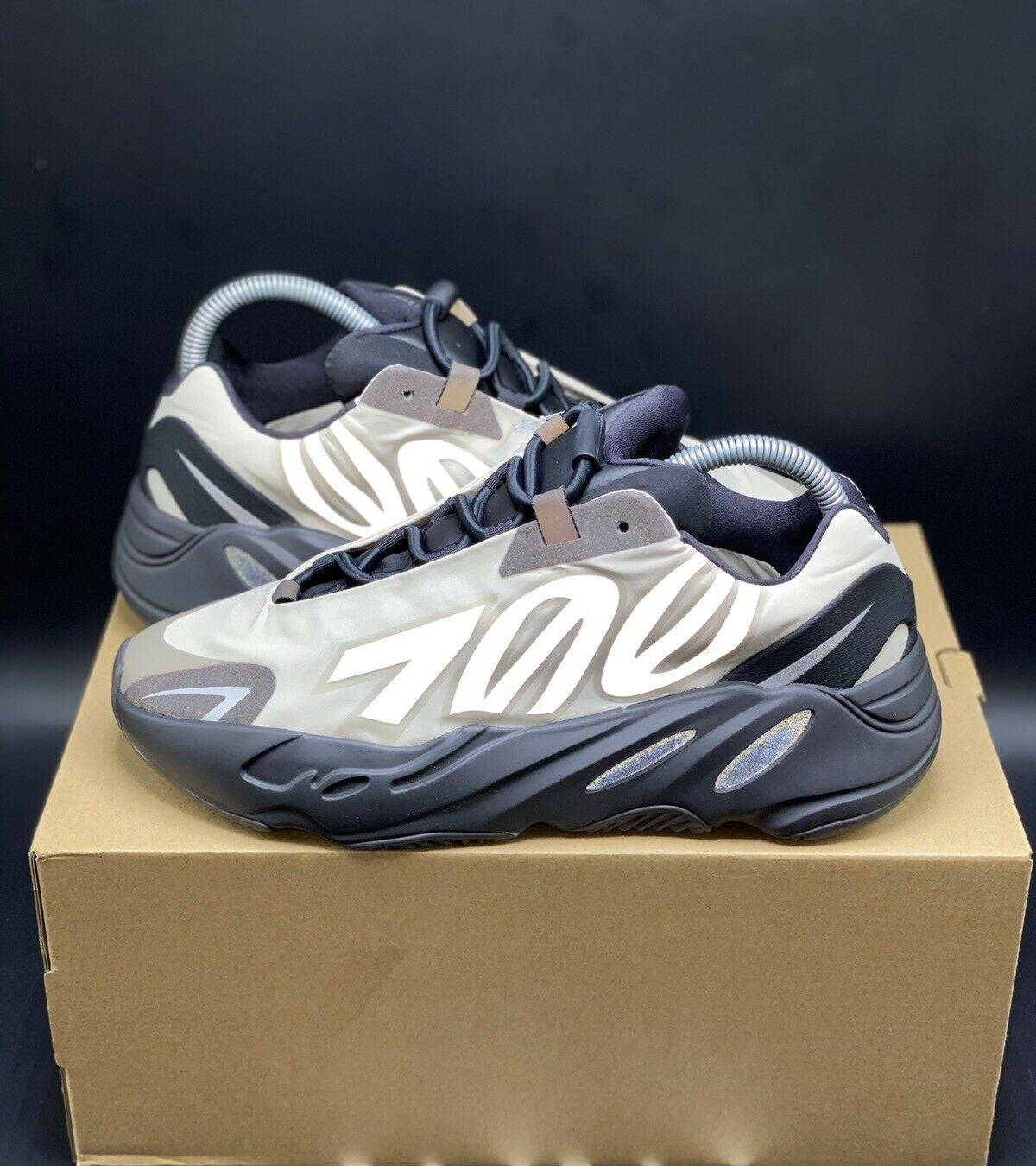 Yeezy 700 MNVN "Bone"