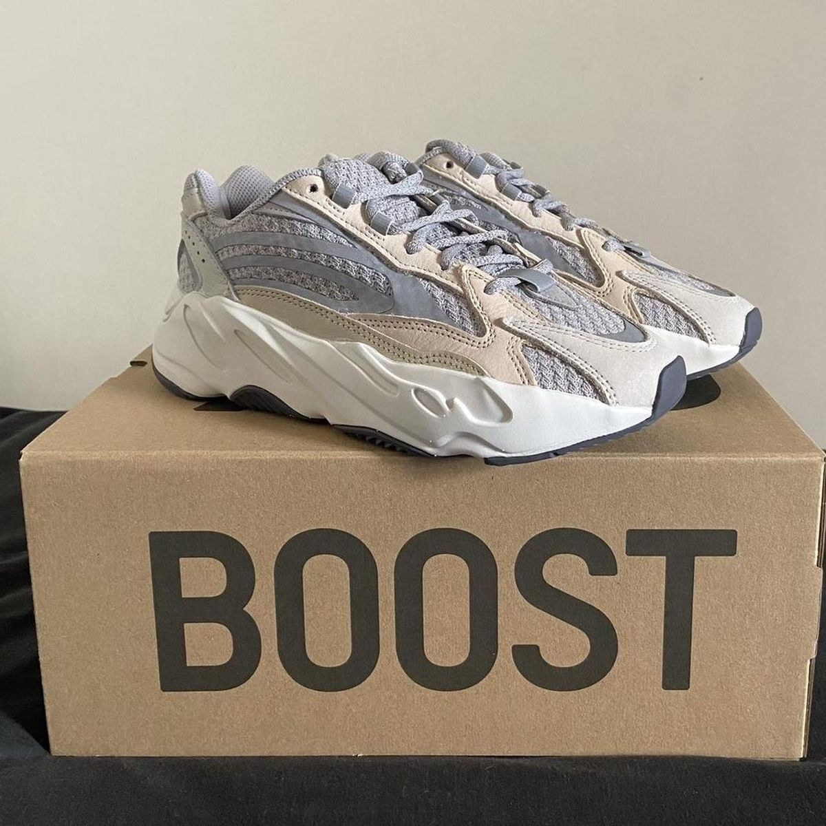 Yeezy Boost 700 V2 « Cream »