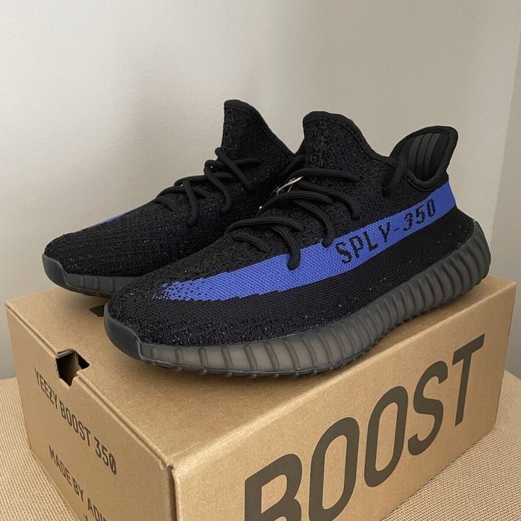 Yeezy Boost 350 V2 « Dazzling Blue »