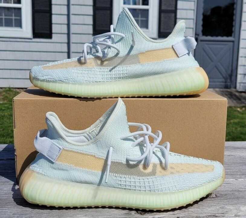 Yeezy Boost 350 V2 “Hyperspace”